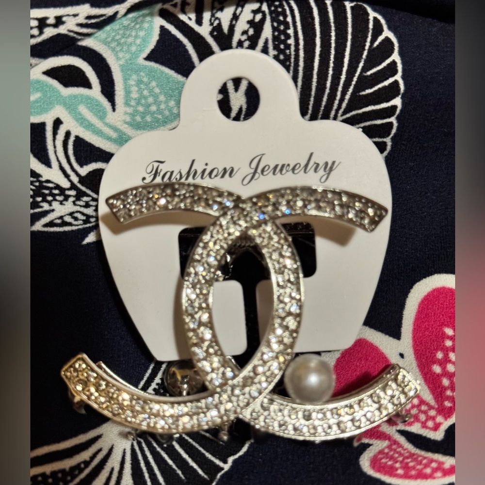 Fashion Silver and Rhinestone Metal Hair Clip (Silver) -NWT